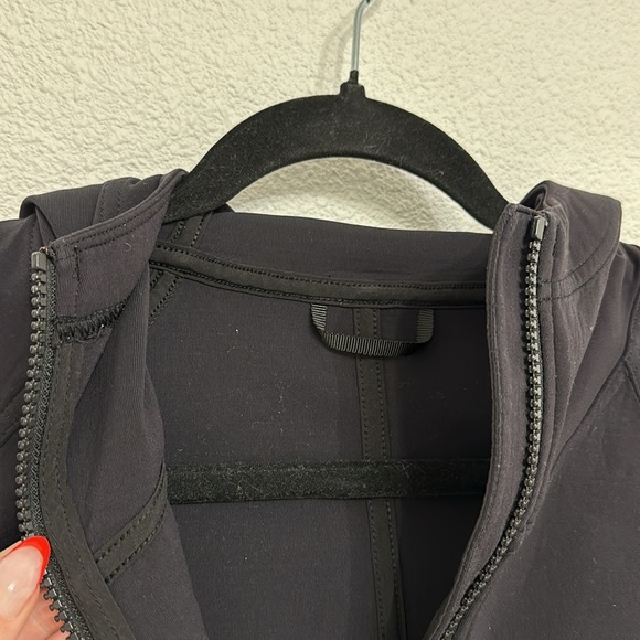 Lululemon neoprene type material zip up jacket size 2 black - Picture 3 of 8